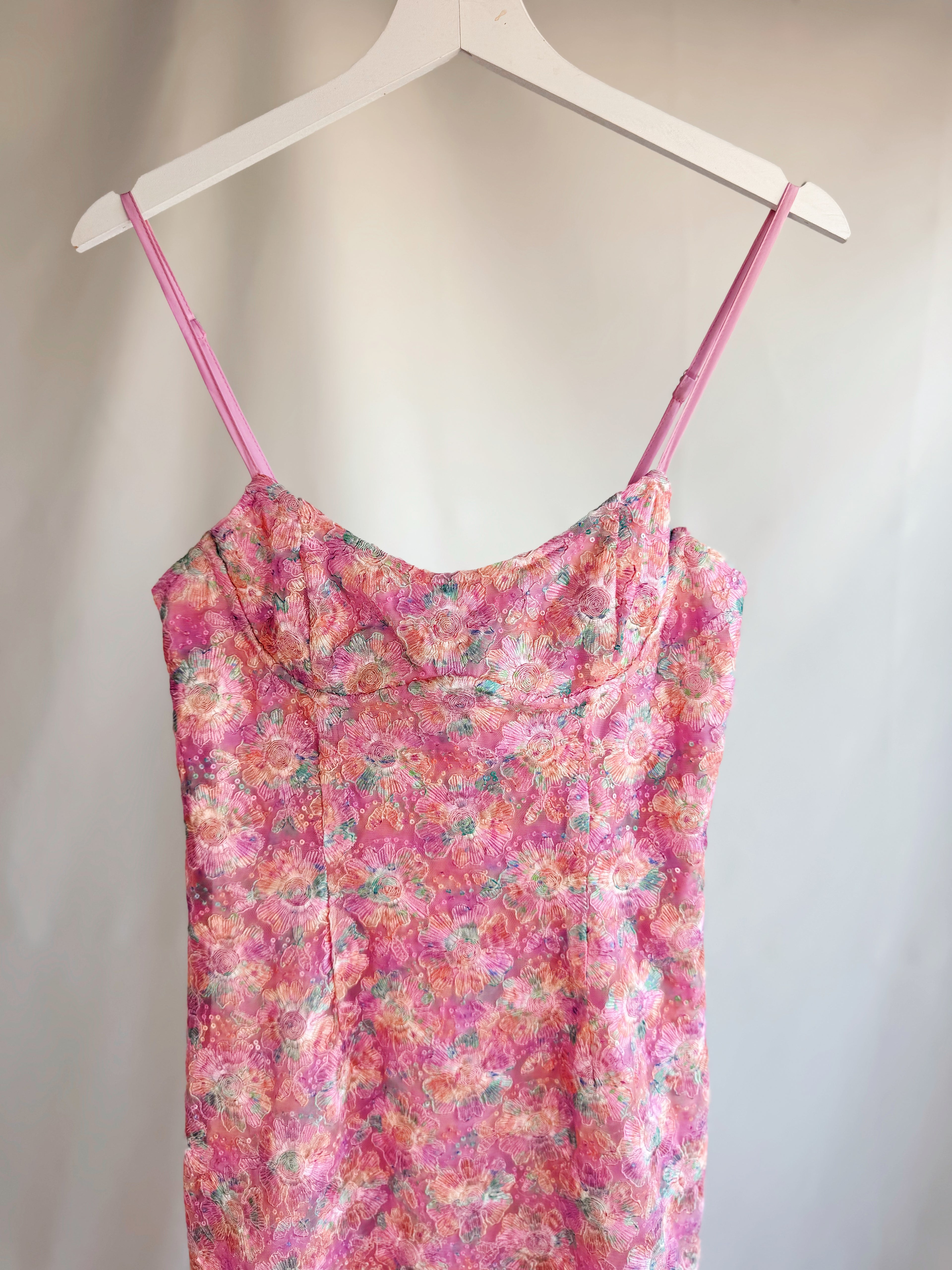 Vestido PrettyLittleThing