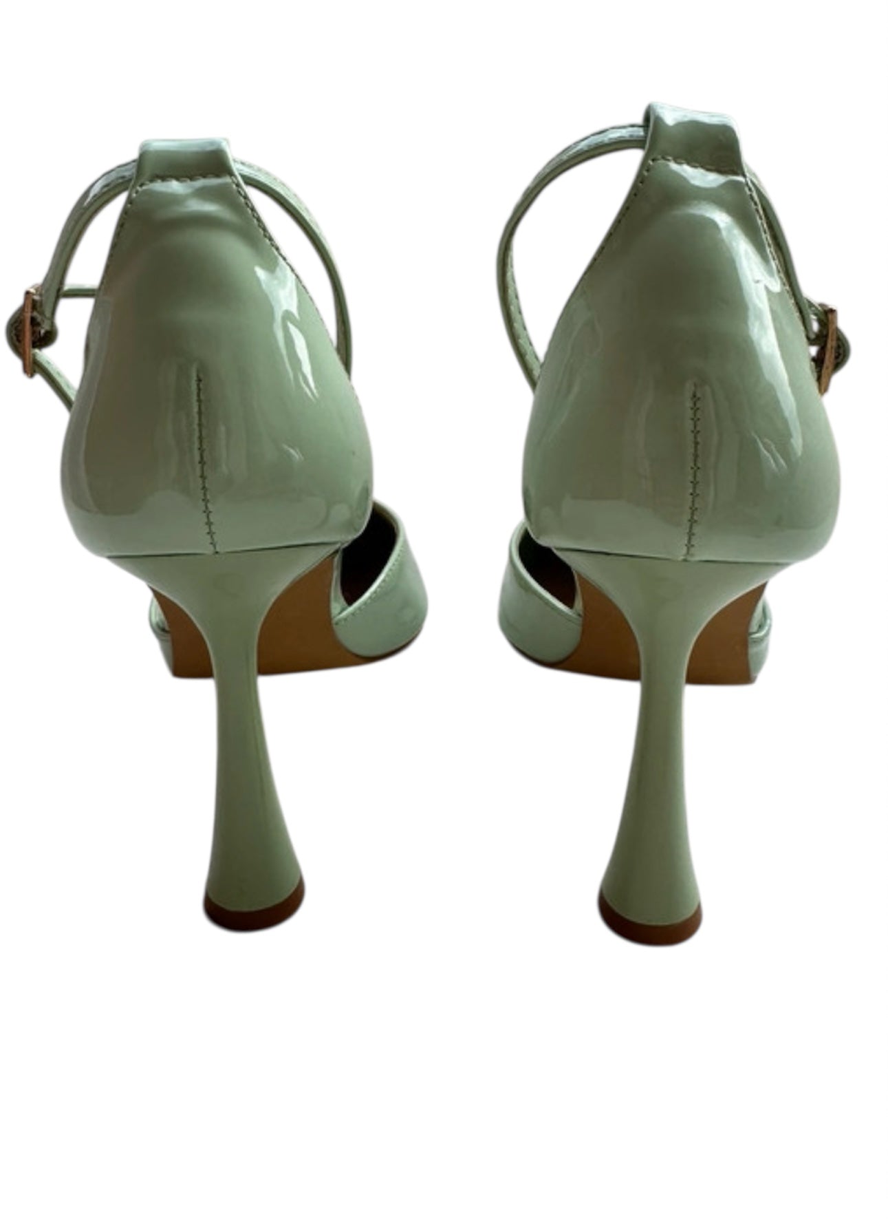 Tacón de charol verde menta