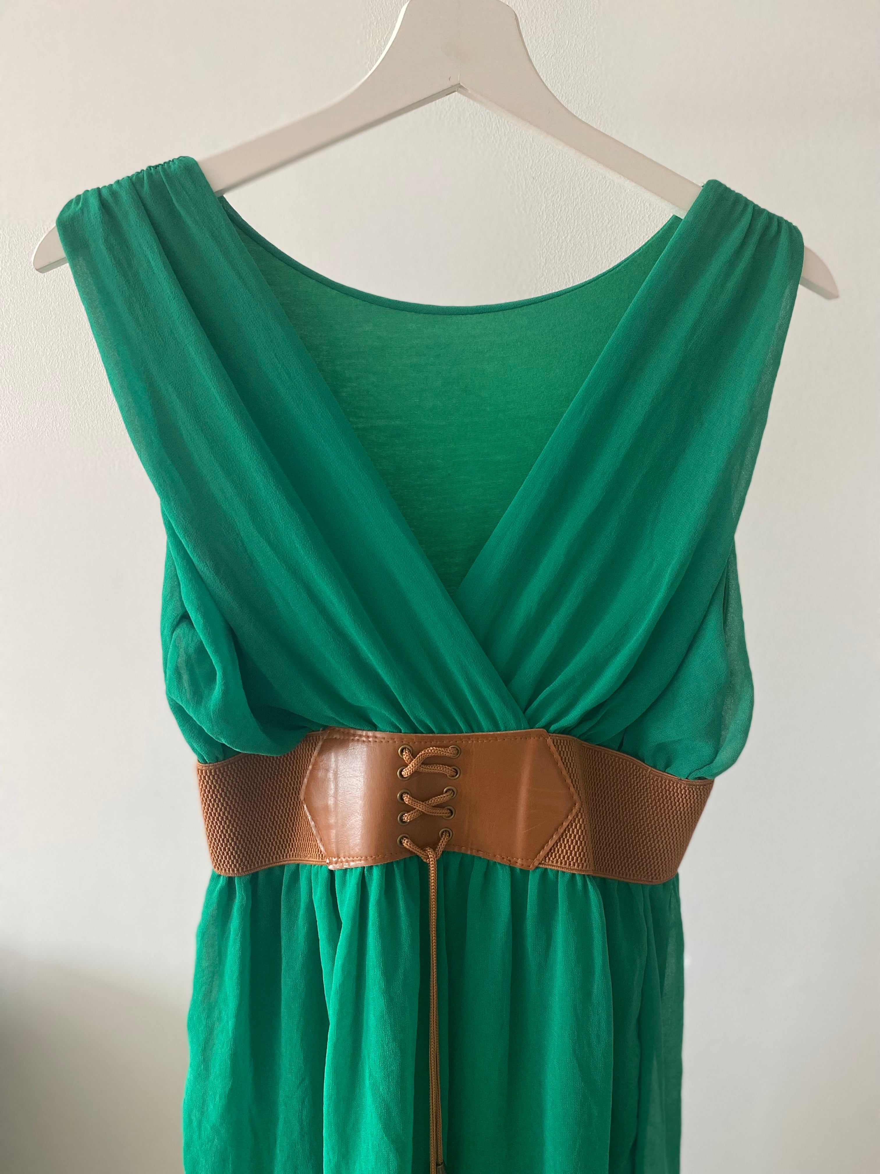 Mini vestido asimétrico verde