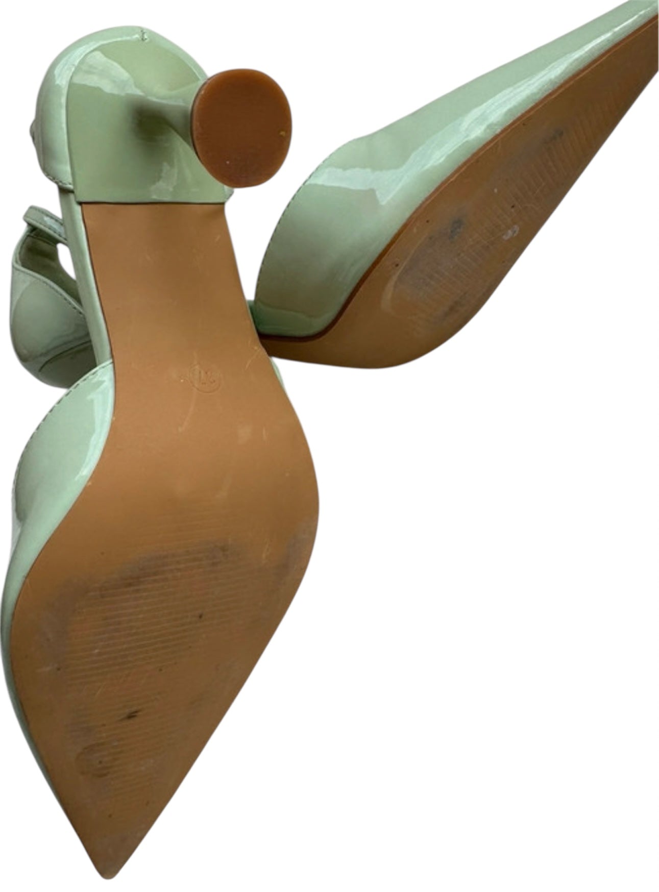 Tacón de charol verde menta