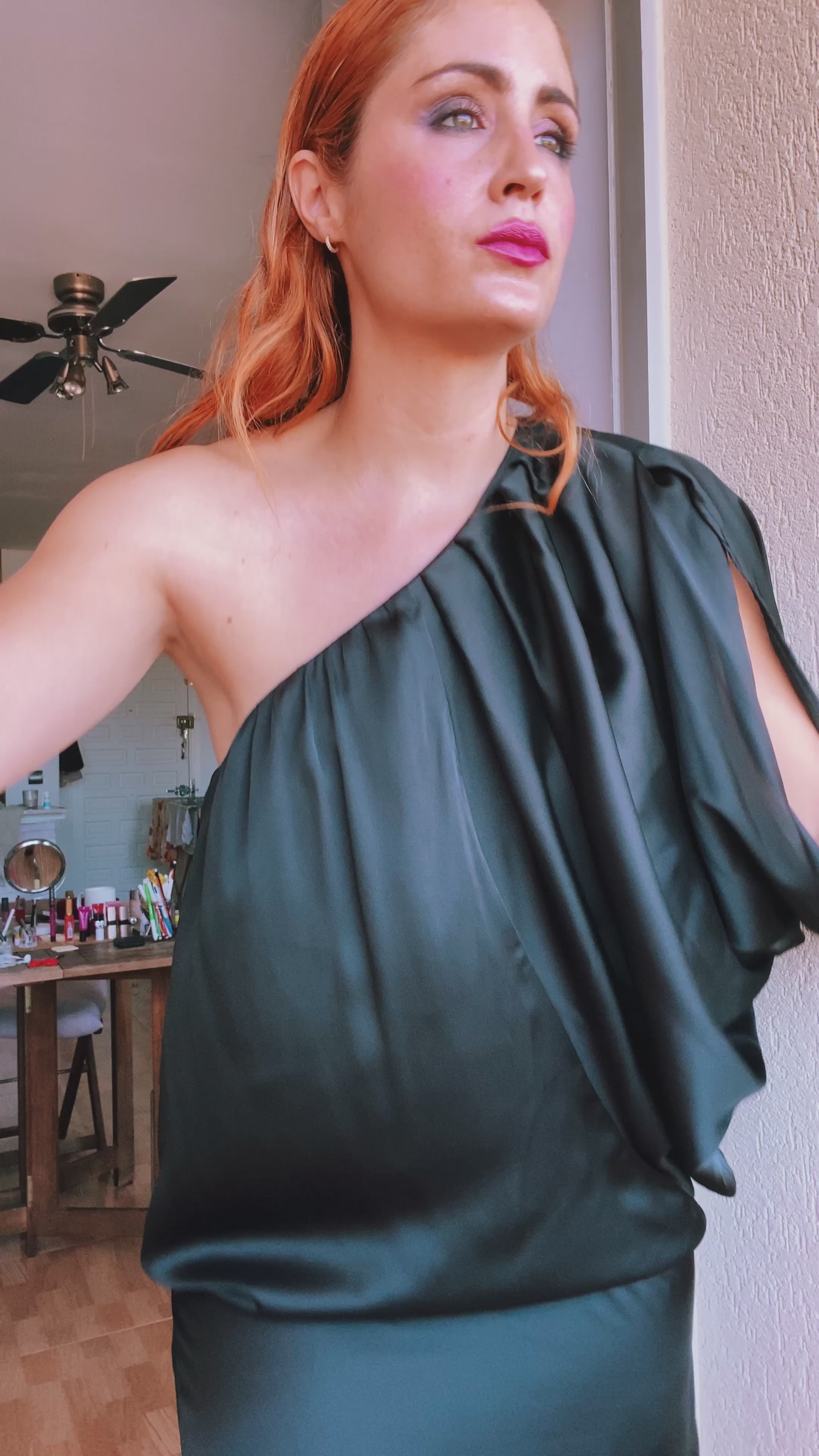 Vestido de satén Nua and Nua