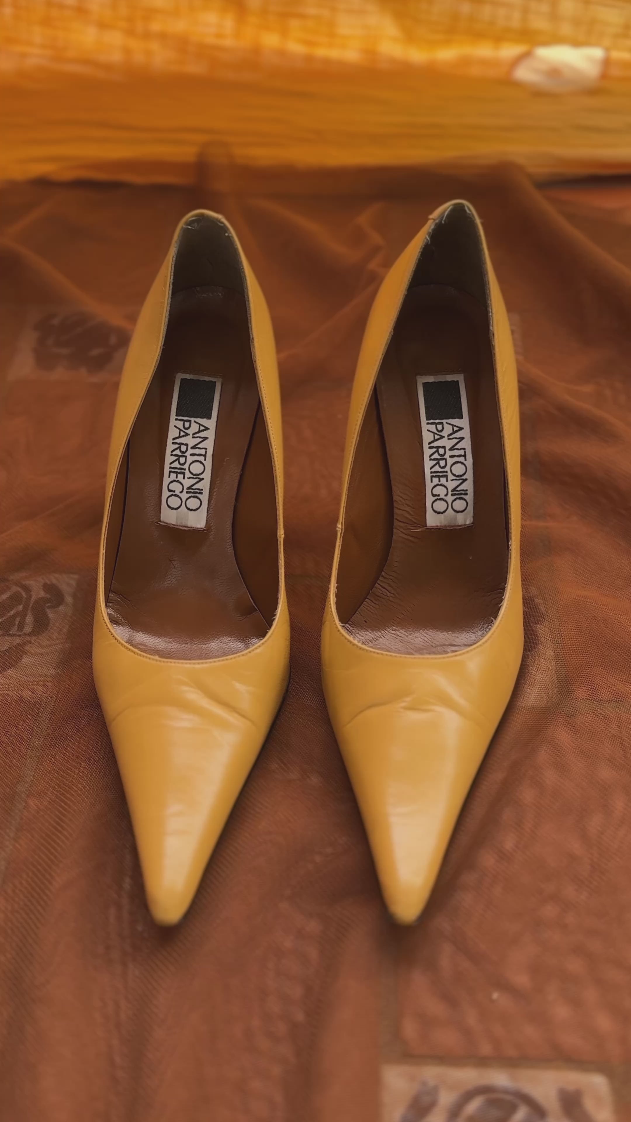 Zapatos de tacón cerrados Antonio Parriego piel