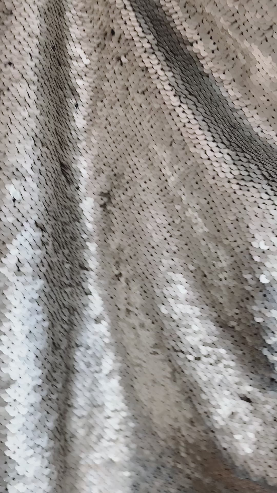 Falda escamas de lentejuelas plateadas mate