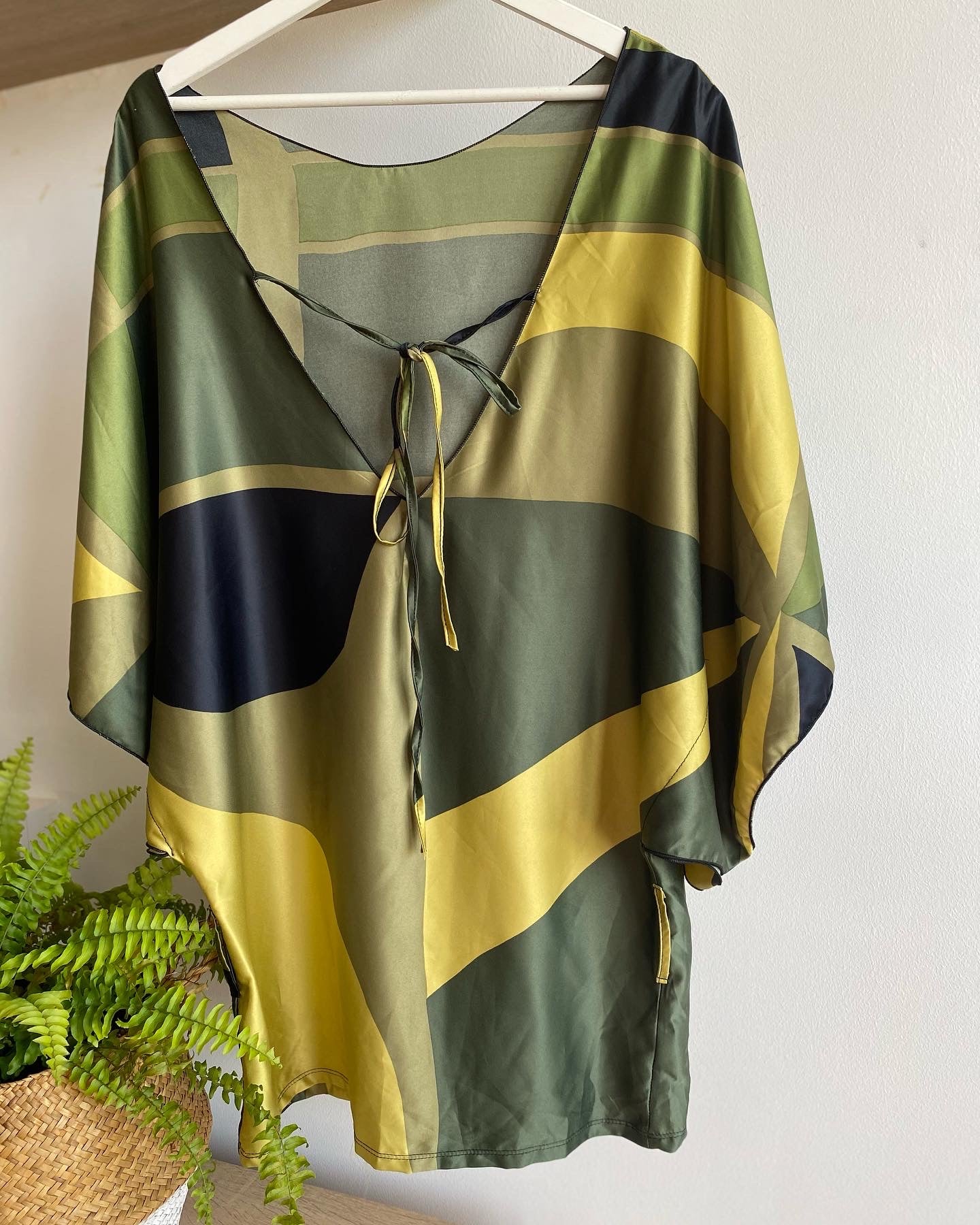 Vestido satén verde