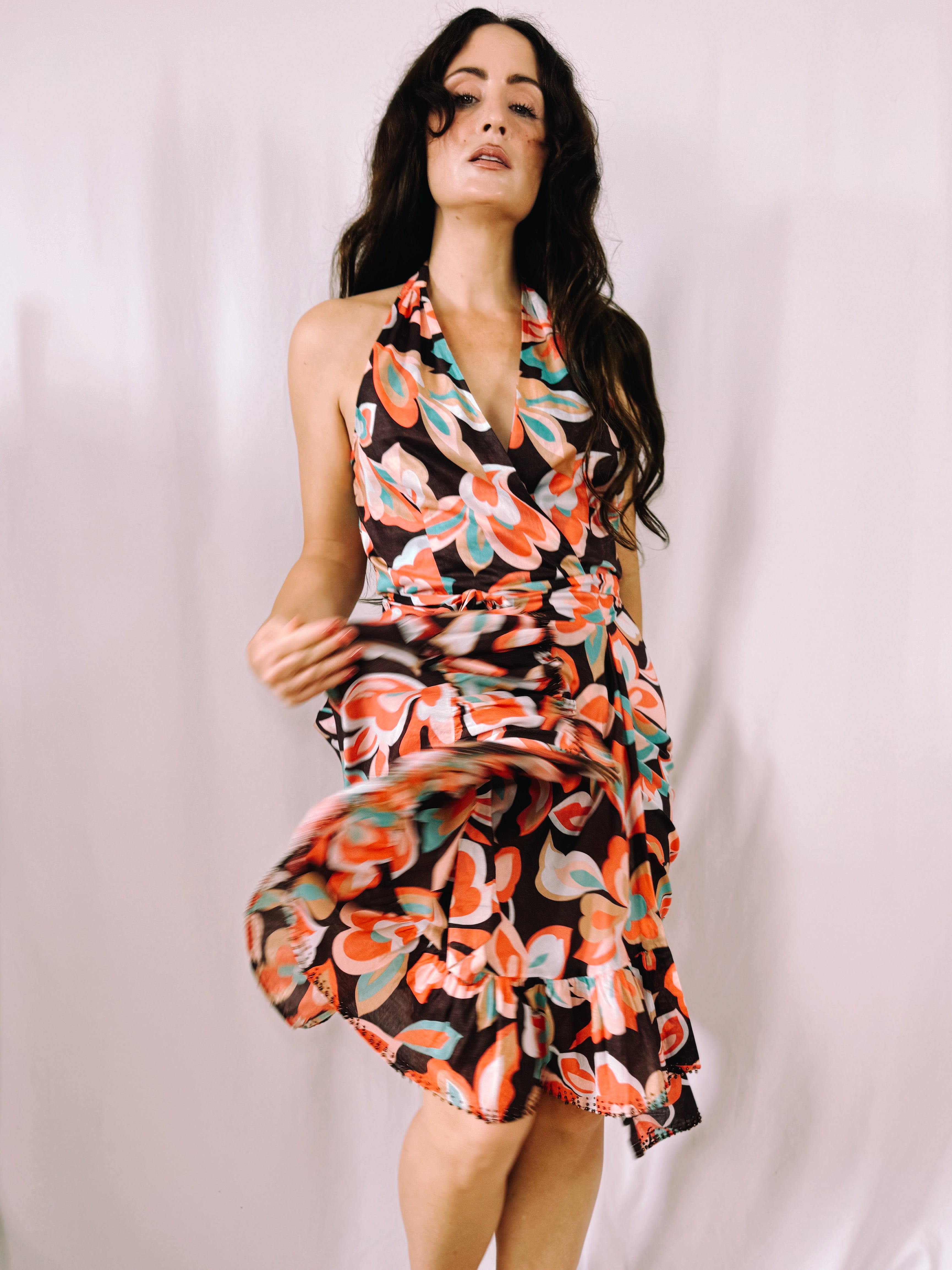 Vestido Ted Baker London 100% algodón con escote halter cruzado y estampado floral – Talla 40
