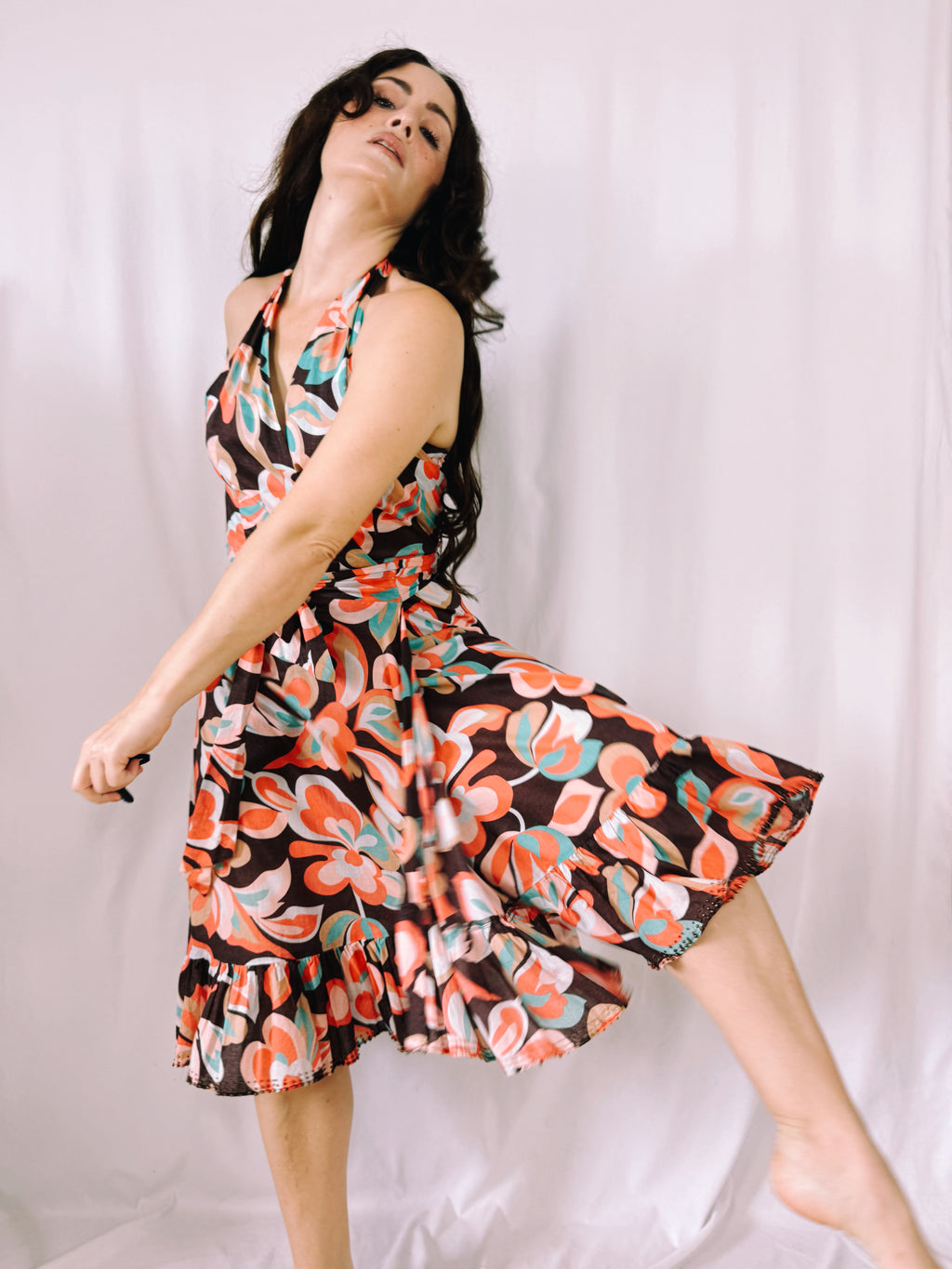 Vestido Ted Baker London 100% algodón con escote halter cruzado y estampado floral – Talla 40