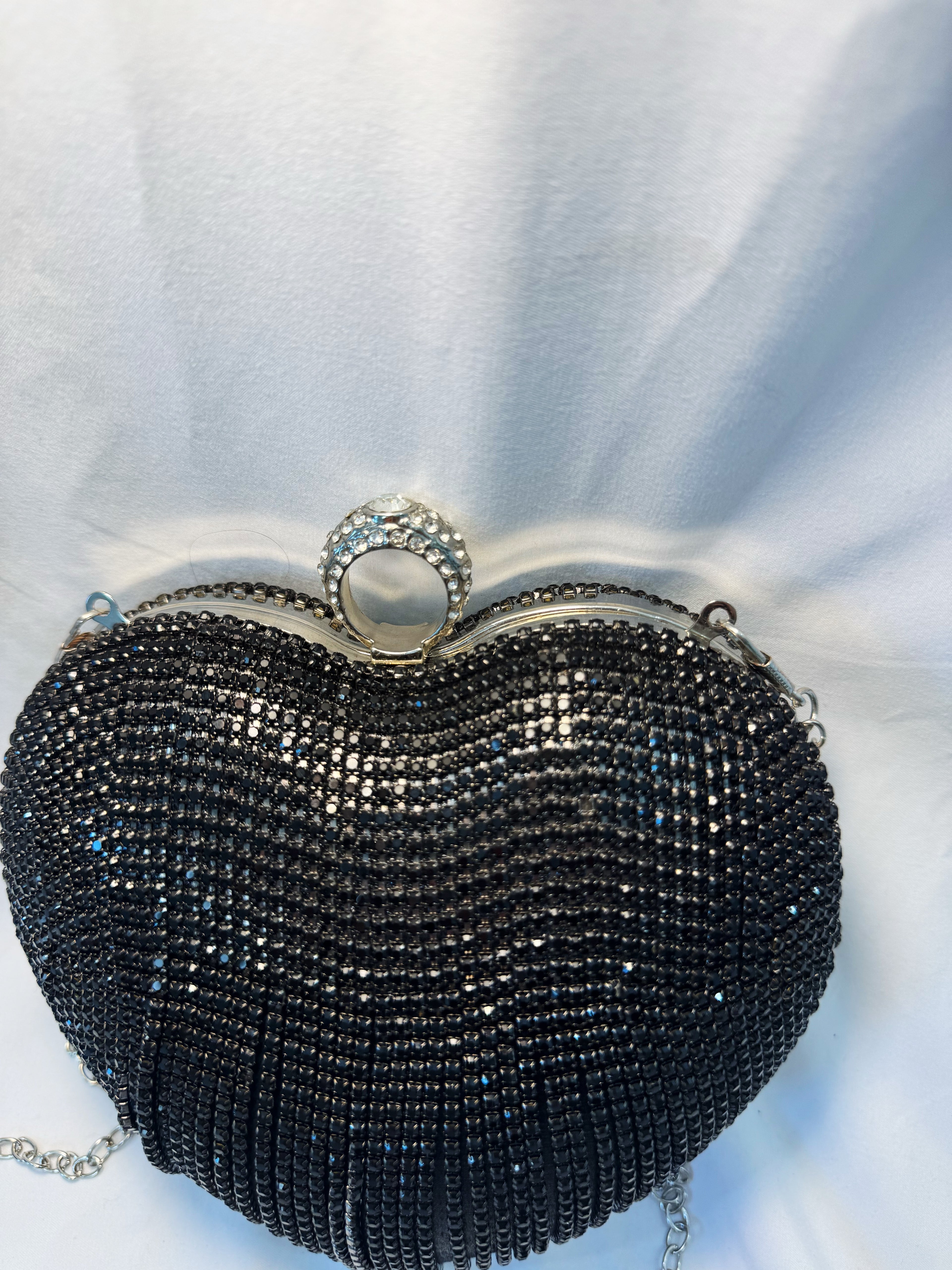 Bolso corazón negro con brillantes