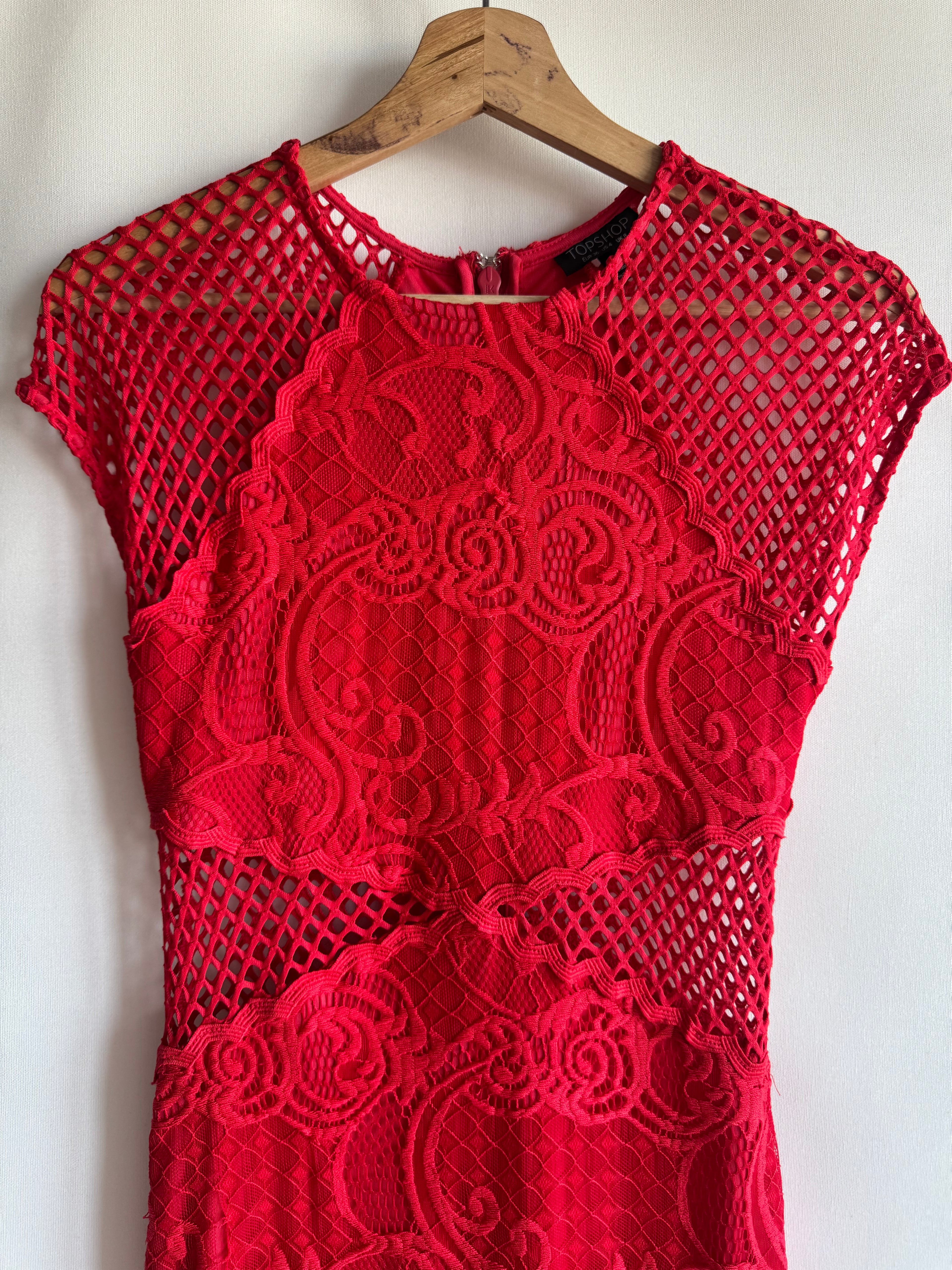 Vestido Pre-Loved Topshop rojo mini encaje elástico con transparencias
