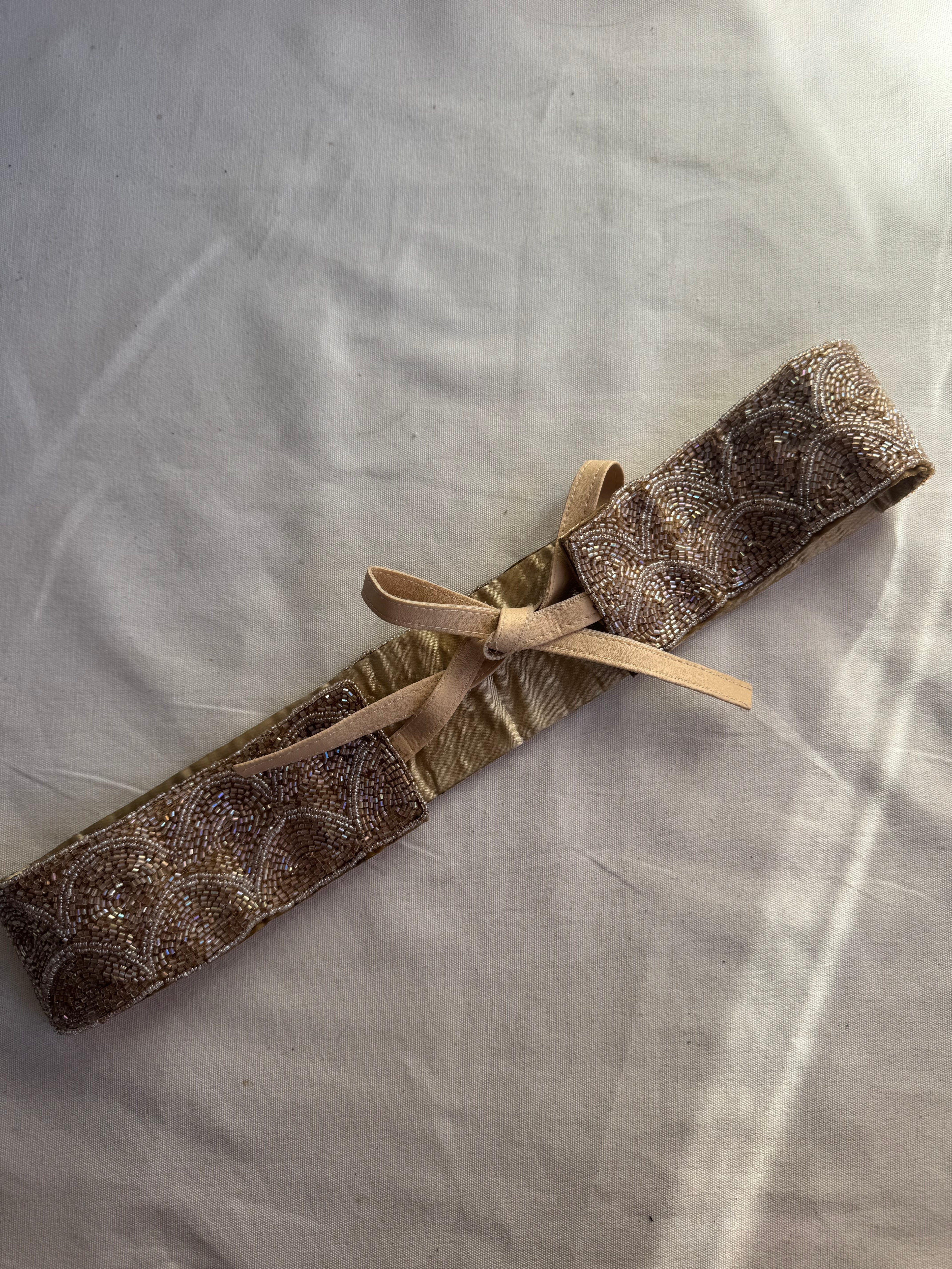 Cinturón fajín con lazada vintage