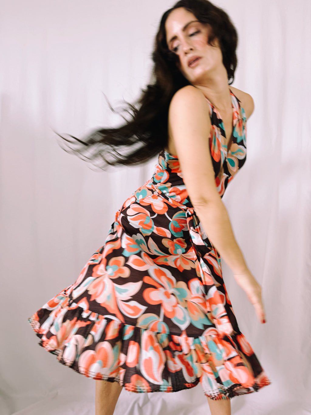 Vestido Ted Baker London 100% algodón con escote halter cruzado y estampado floral – Talla 40