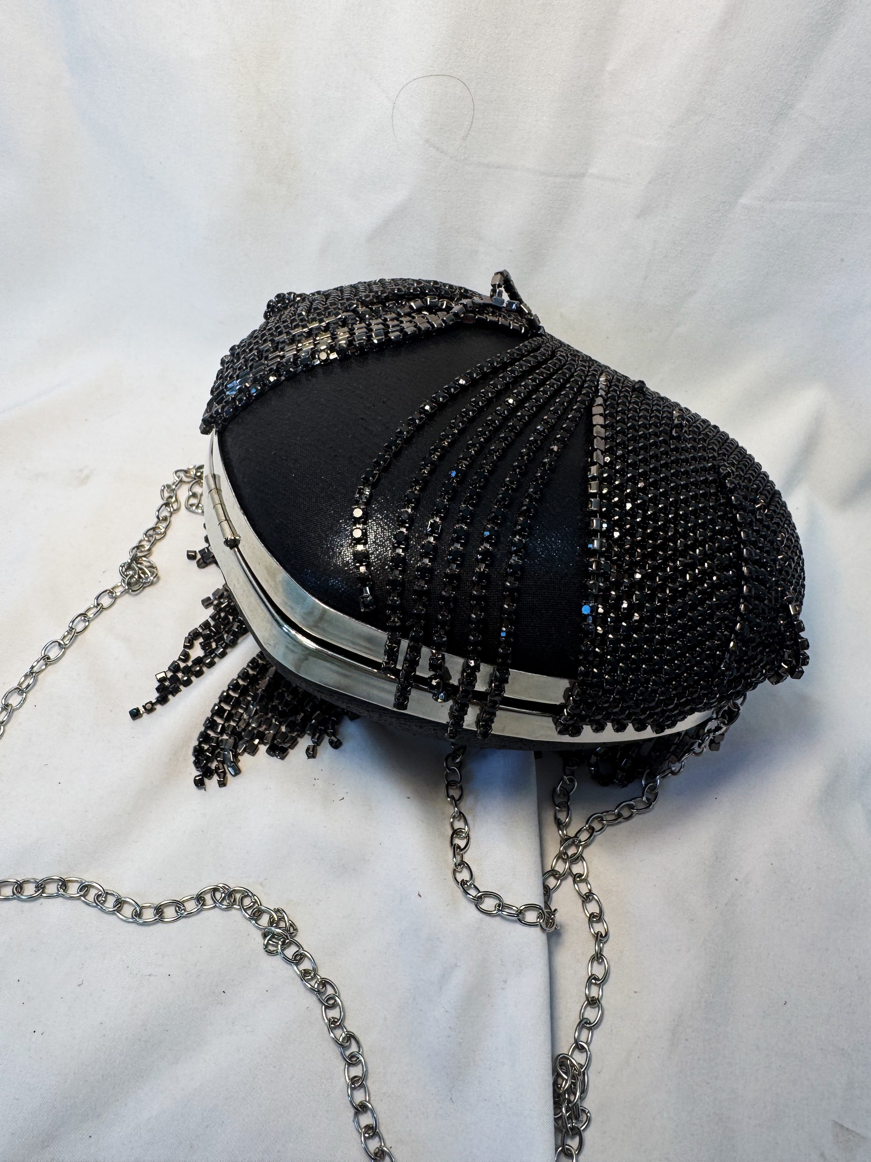 Bolso corazón negro con brillantes