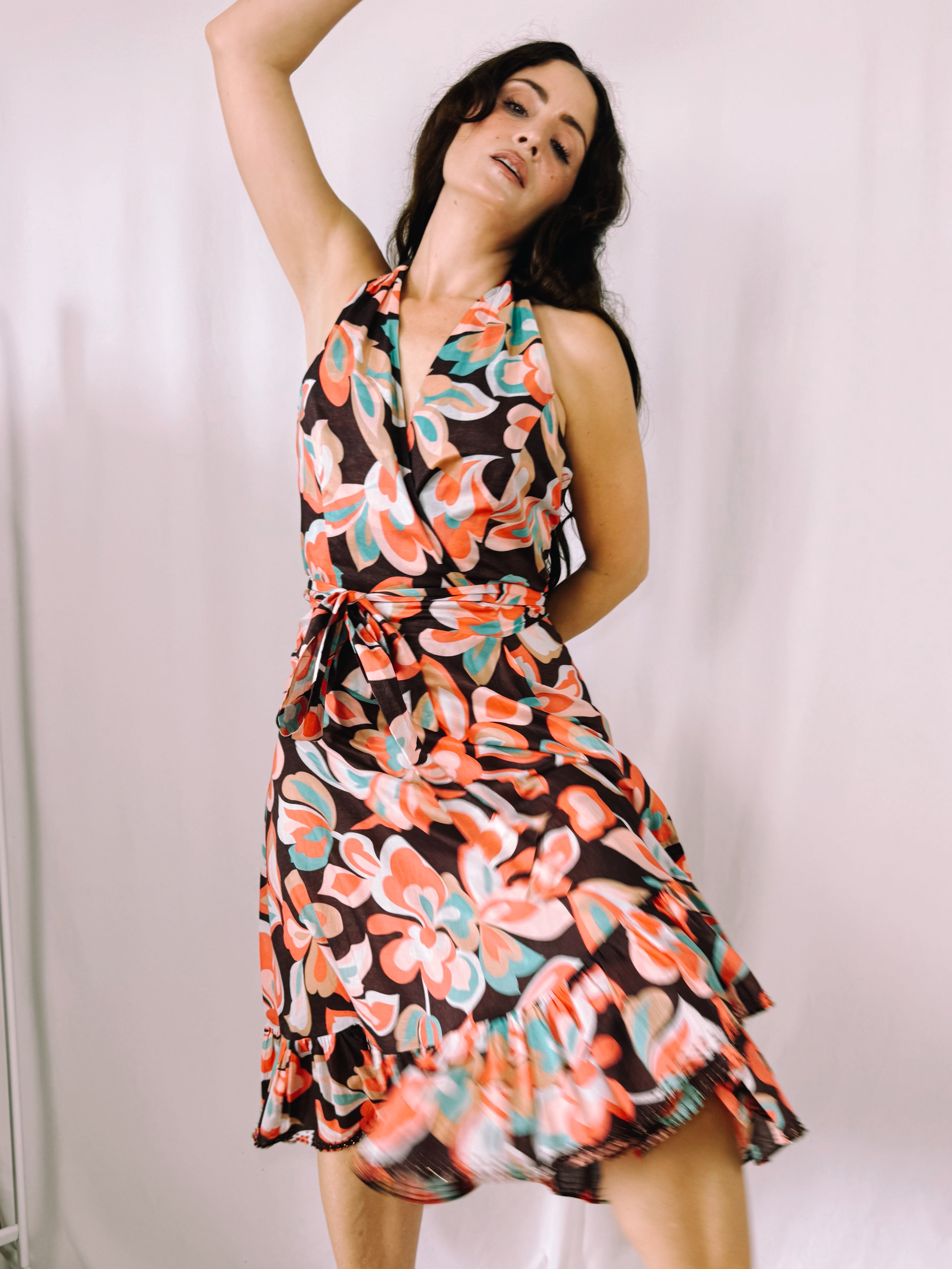 Vestido Ted Baker London 100% algodón con escote halter cruzado y estampado floral – Talla 40