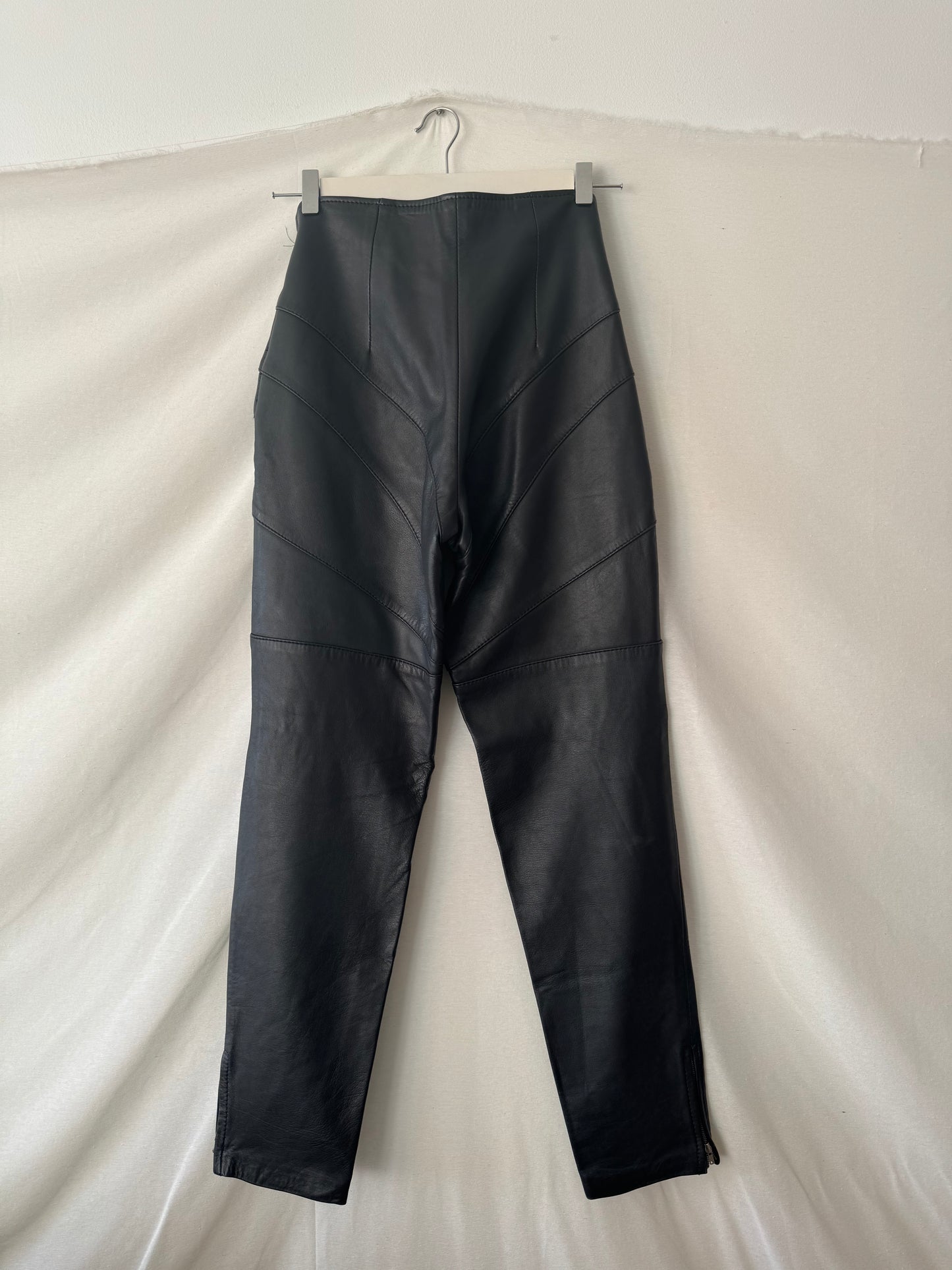 Pantalón de cuero Armand Basi Barcelona