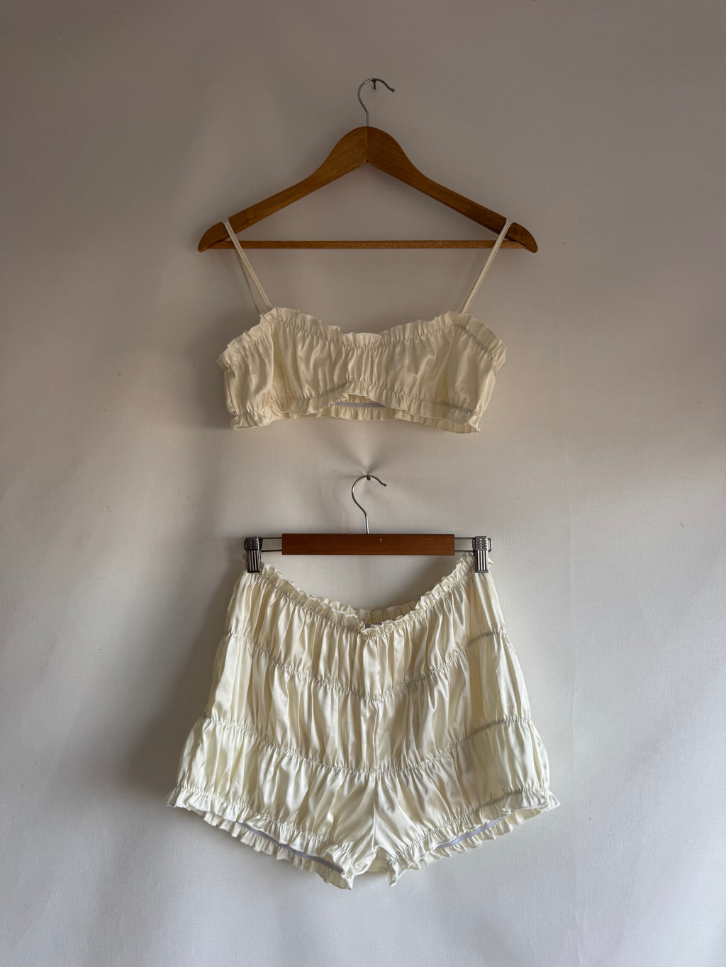 Conjunto fruncido marfil Pre-Loved| Top & Short