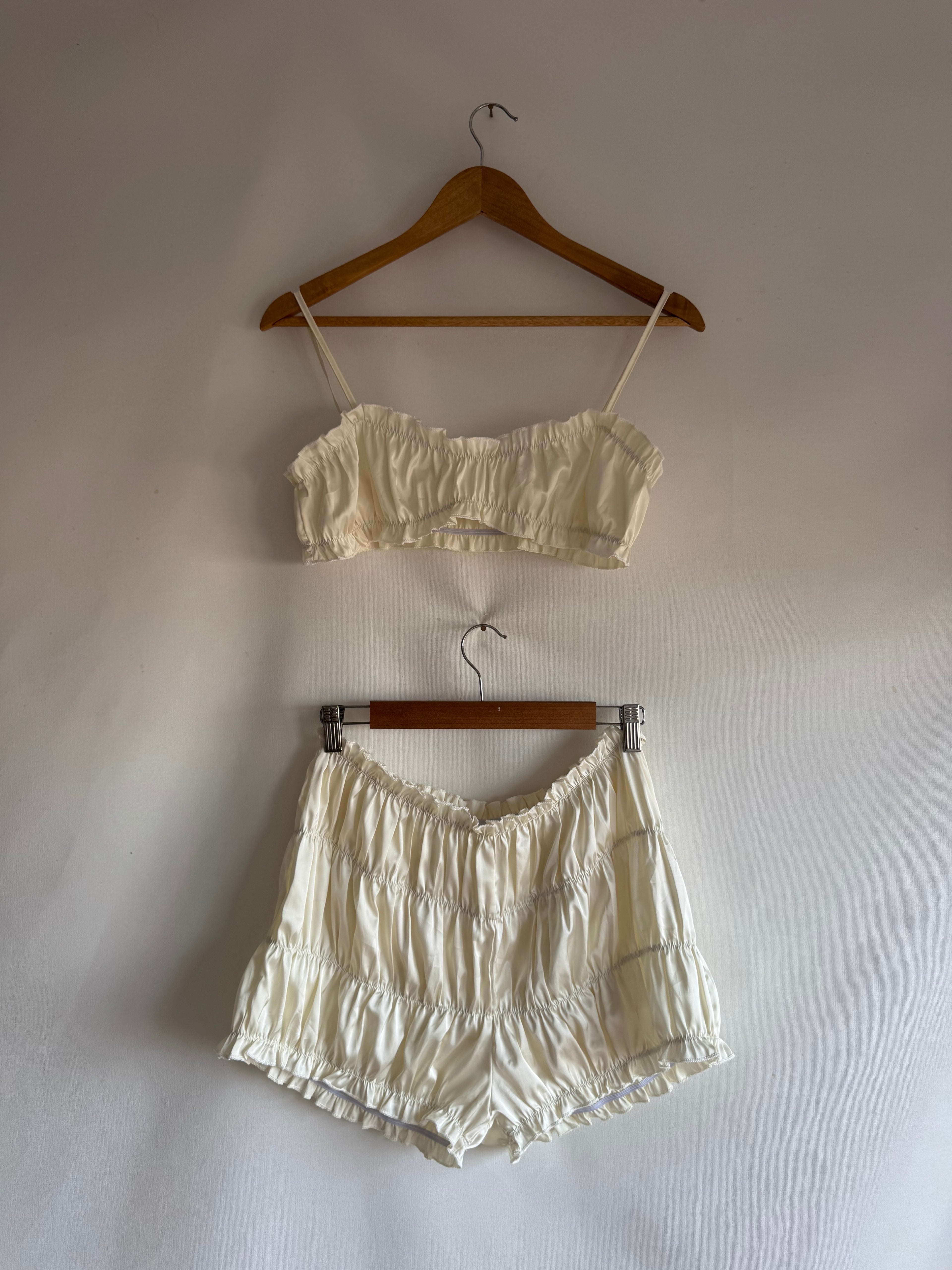 Conjunto fruncido marfil Pre-Loved| Top & Short