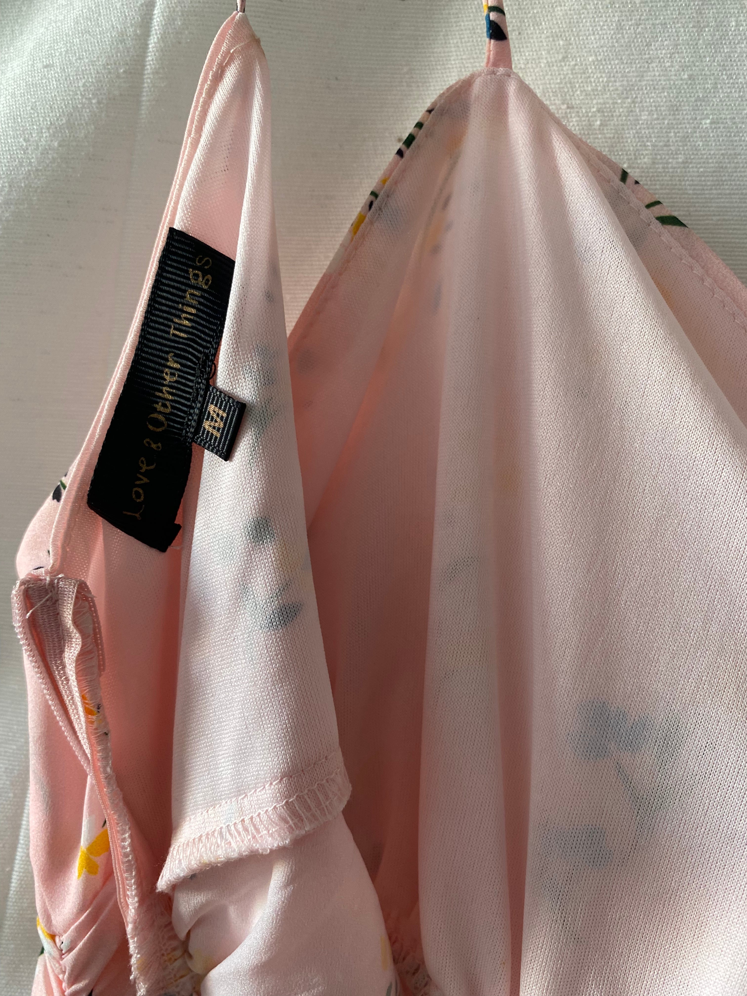Vestido Love and Other Things