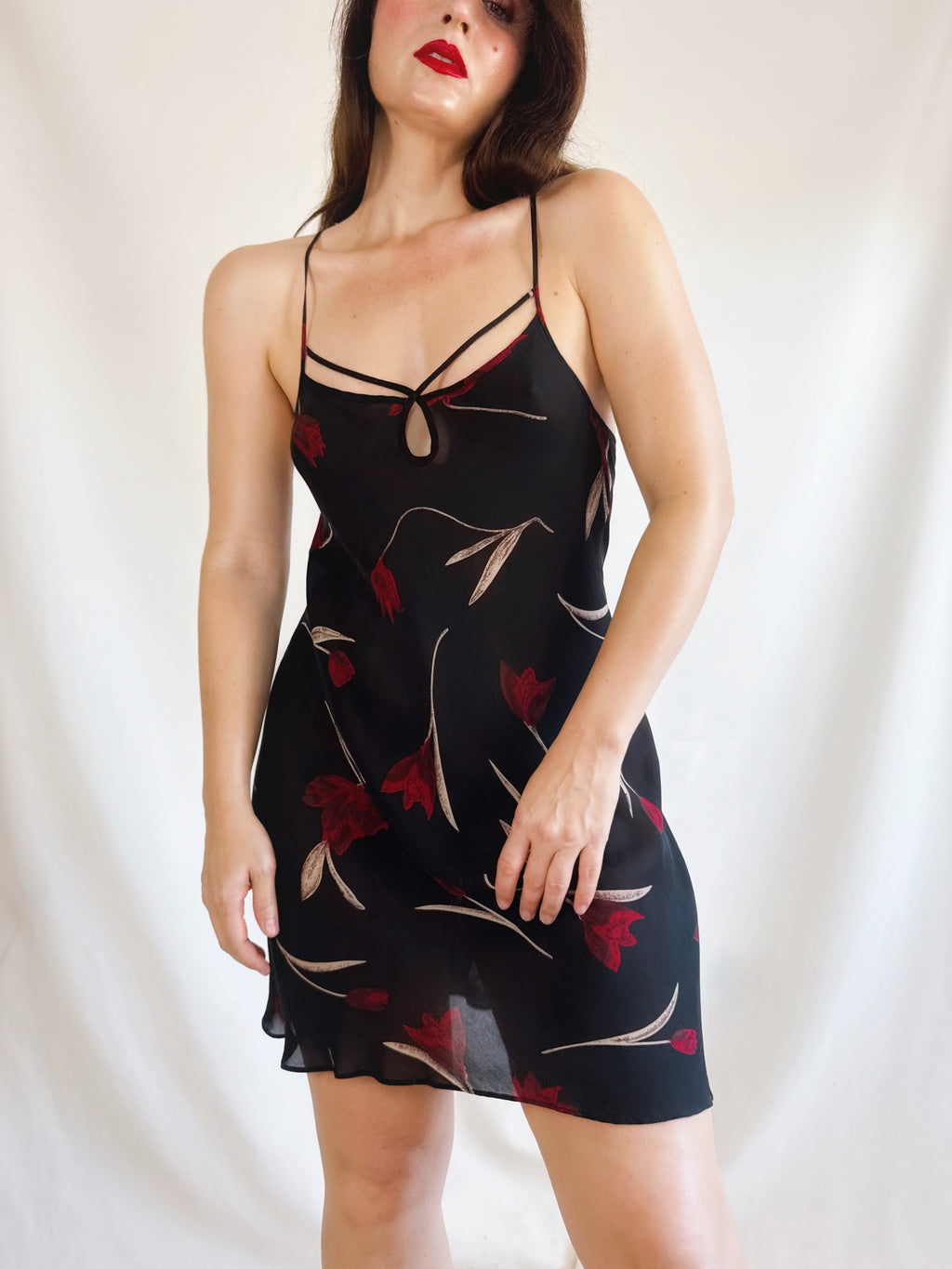Vestido vintage Queentex 100% seda negro floral lencero tirantes finos