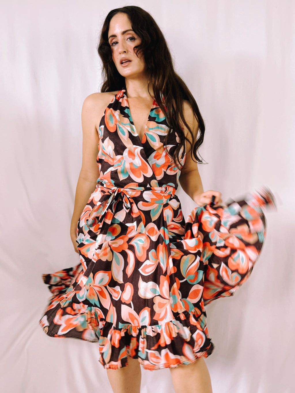 Vestido Ted Baker London 100% algodón con escote halter cruzado y estampado floral – Talla 40