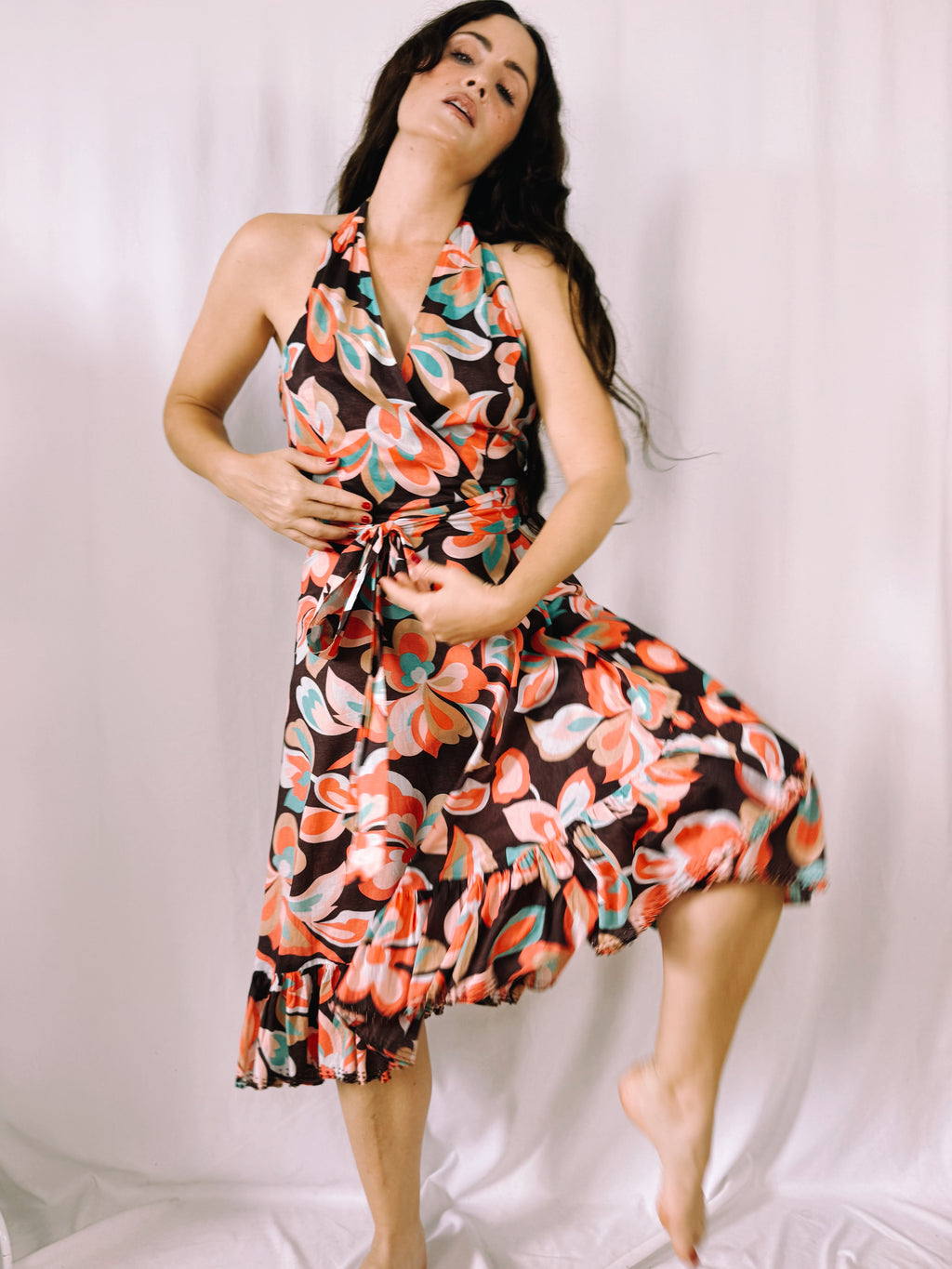 Vestido Ted Baker London 100% algodón con escote halter cruzado y estampado floral – Talla 40