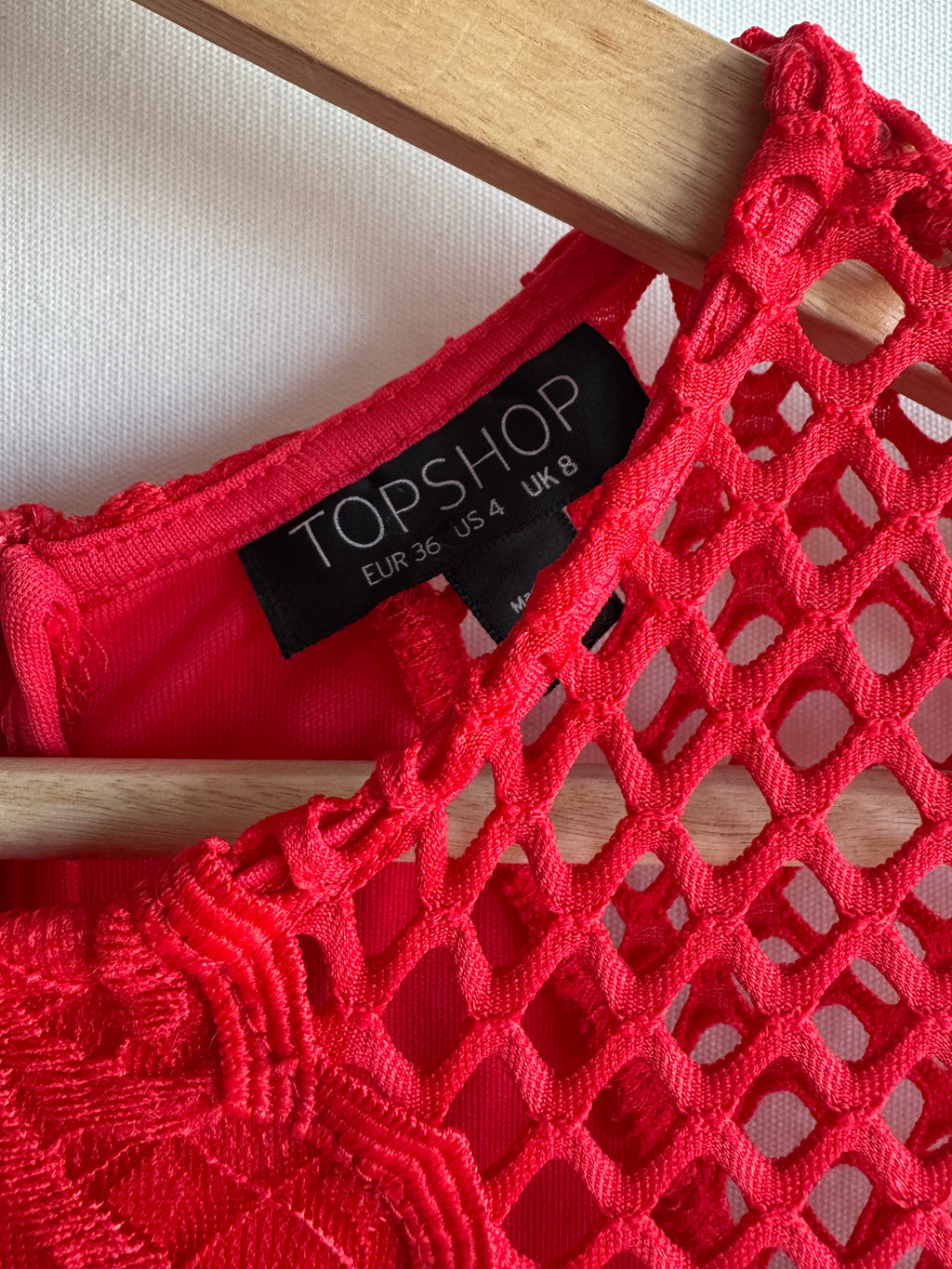Vestido Pre-Loved Topshop rojo mini encaje elástico con transparencias