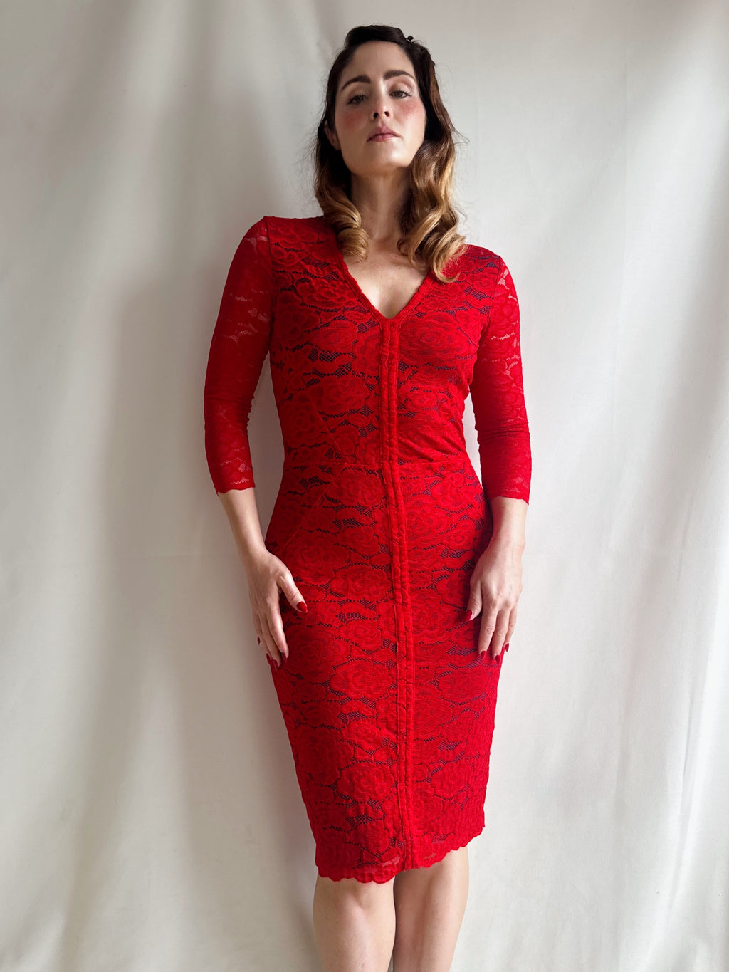 Vestido midi de encaje rojo – Damsel in a Dress (T.10)
