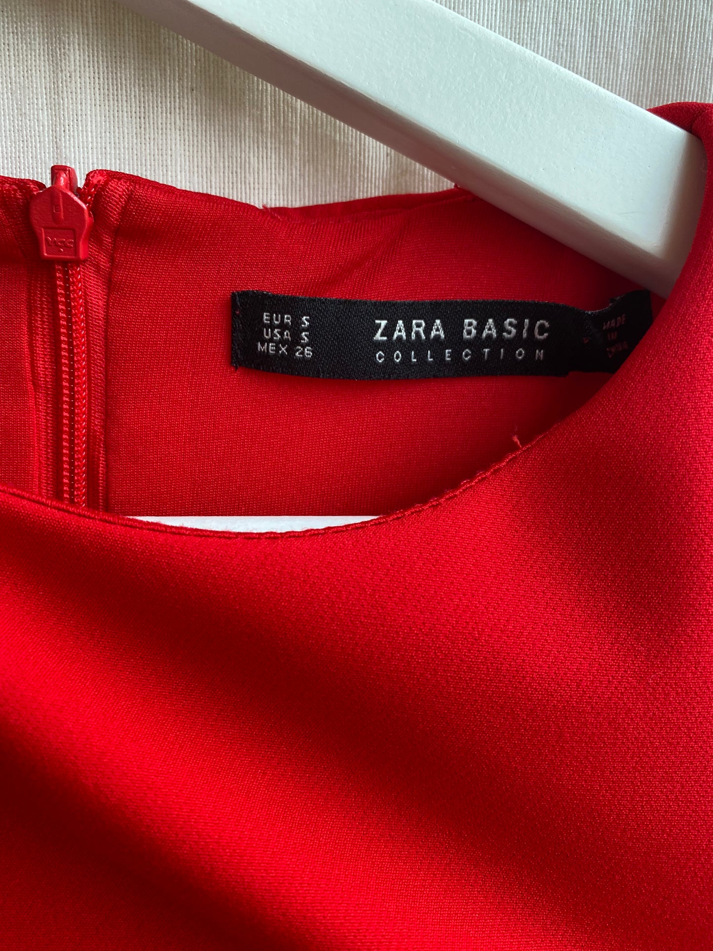 Vestido rojo Zara